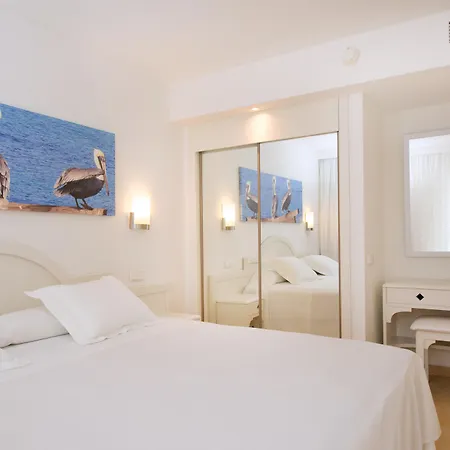 Iberostar Waves Ciudad Blanca Hotel